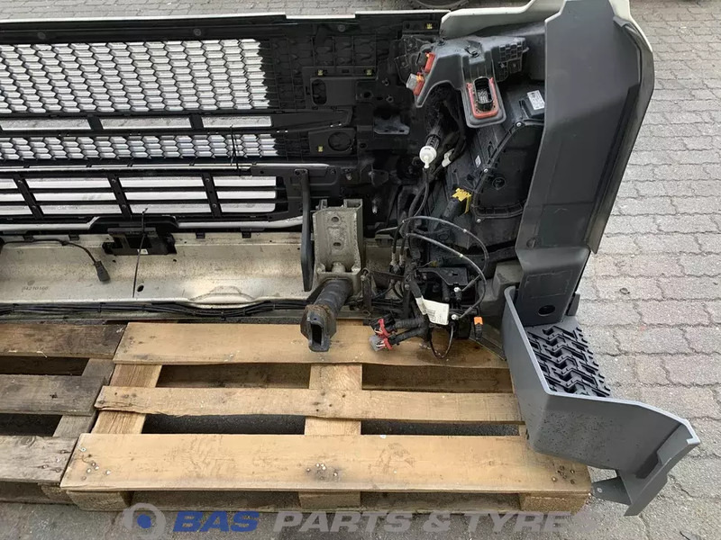 Volvo FM5 Bumper Volvo 82491840 - Pare-chocs pour Camion: photos 5 Volvo FM5 Bumper Volvo 82491840 - Pare-chocs pour Camion: photos 5