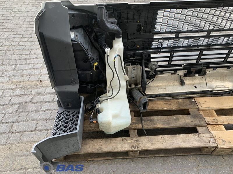 Volvo FM5 Bumper Volvo 82491840 - Pare-chocs pour Camion: photos 4 Volvo FM5 Bumper Volvo 82491840 - Pare-chocs pour Camion: photos 4