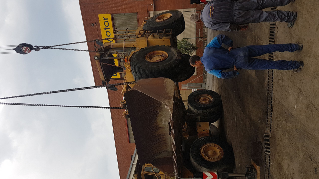 Chargeuse sur pneus CATERPILLAR 980FII: photos 8