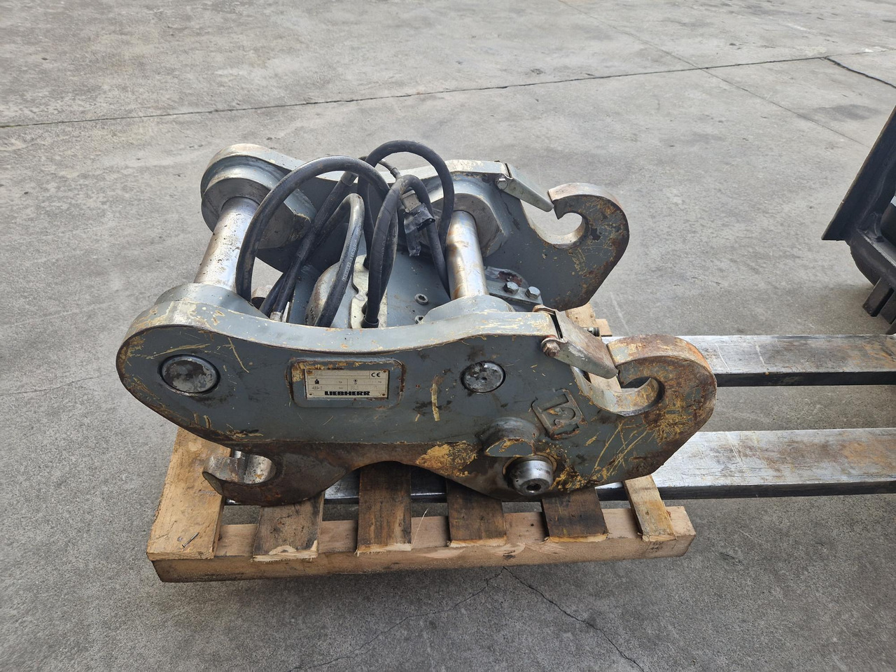 ENGANCHE RAPIDO LIEBHERR SWA48 - Attache rapide pour Engins de chantier: photos 1 ENGANCHE RAPIDO LIEBHERR SWA48 - Attache rapide pour Engins de chantier: photos 1