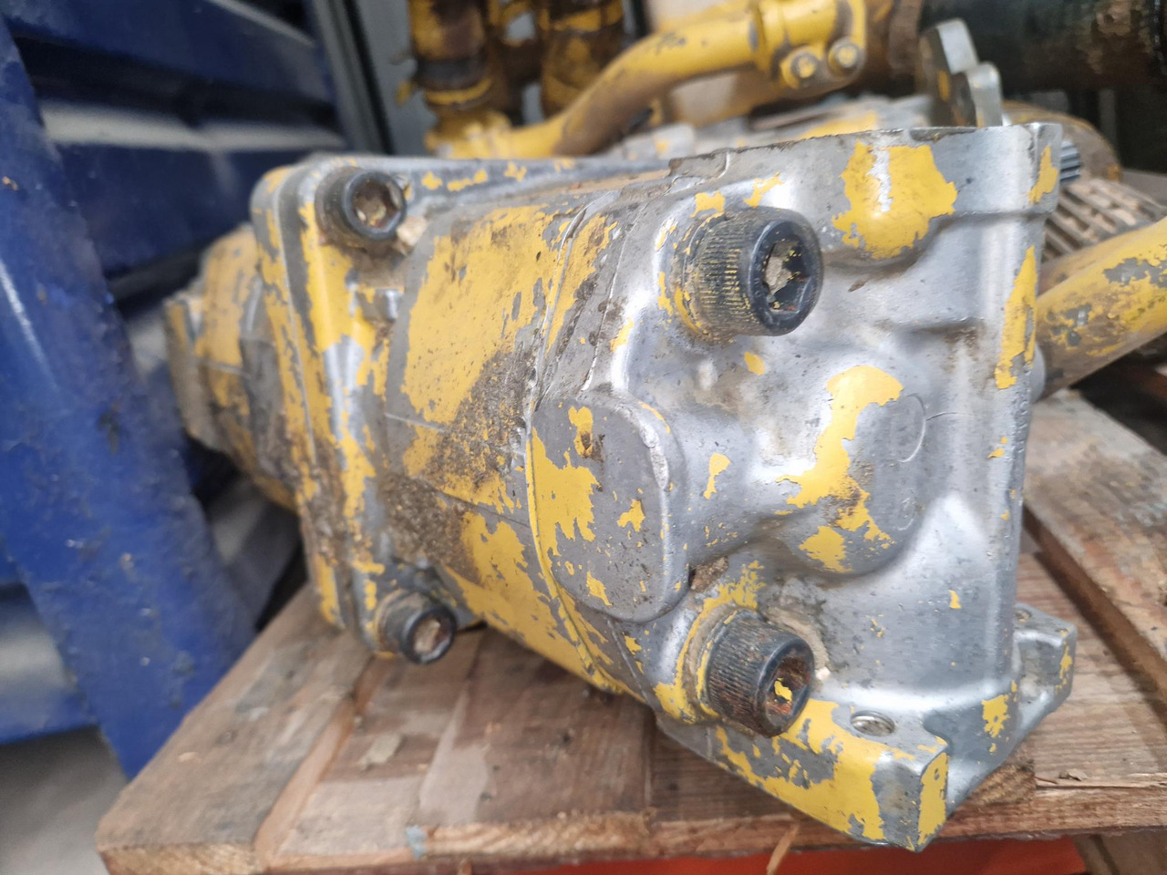 KOMATSU HD 465.3 - Pièces de rechange pour Engins de chantier: photos 4 KOMATSU HD 465.3 - Pièces de rechange pour Engins de chantier: photos 4