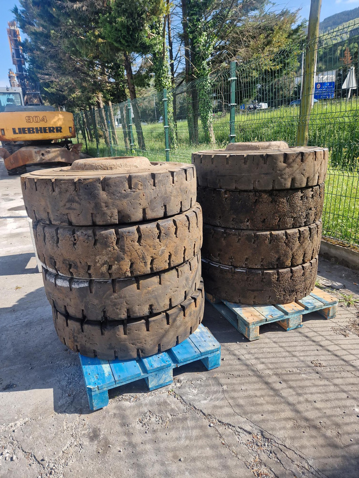 RUEDAS MACIZAS 12.00R20 - Roue complète pour Engins de chantier: photos 3 RUEDAS MACIZAS 12.00R20 - Roue complète pour Engins de chantier: photos 3