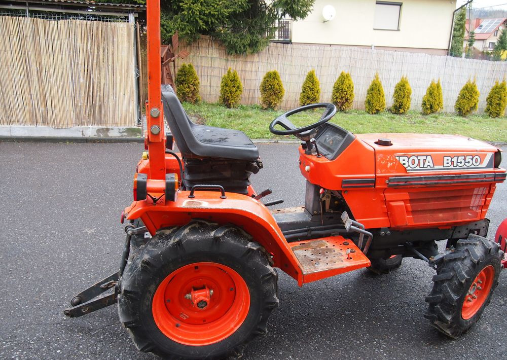 Ciągnik Kubota B1550 1994 traktorek KUBOTA 4x4 19KM - Tracteur agricole: photos 3 Ciągnik Kubota B1550 1994 traktorek KUBOTA 4x4 19KM - Tracteur agricole: photos 3