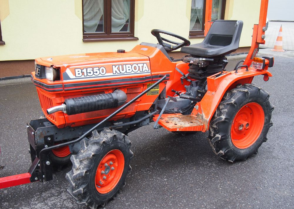 Ciągnik Kubota B1550 1994 traktorek KUBOTA 4x4 19KM - Tracteur agricole: photos 1 Ciągnik Kubota B1550 1994 traktorek KUBOTA 4x4 19KM - Tracteur agricole: photos 1