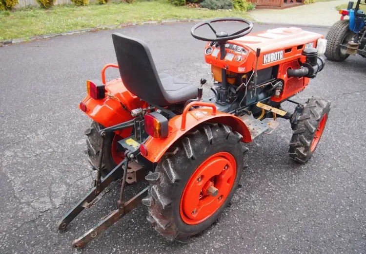 Ciągnik Kubota B6100 1995 4x4 - Tracteur agricole: photos 5 Ciągnik Kubota B6100 1995 4x4 - Tracteur agricole: photos 5