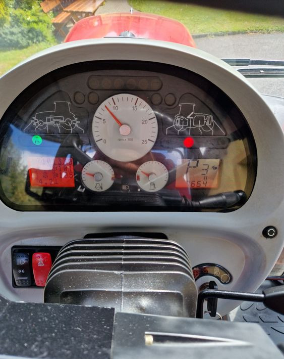 Ciągnik Massey Ferguson MF 7480 TV 2008 Massey Ferguson 7480 Dyna-TV - Tracteur agricole: photos 5 Ciągnik Massey Ferguson MF 7480 TV 2008 Massey Ferguson 7480 Dyna-TV - Tracteur agricole: photos 5