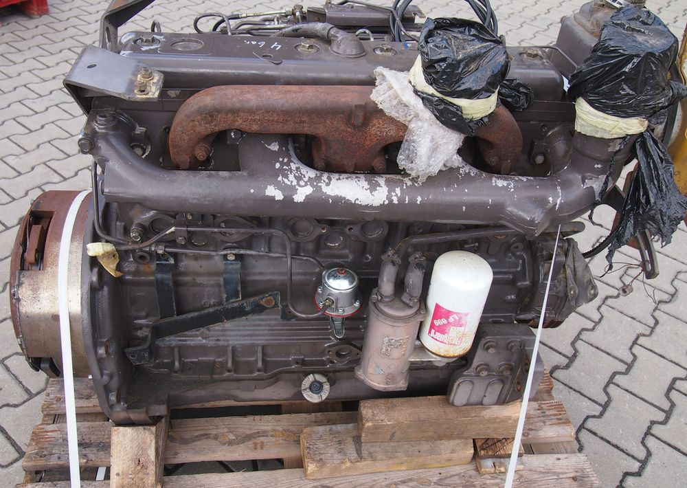 Części do Ciągnika Massey Ferguson MF 3000 Silnik 6 cylindrowy Perkins A6.354
Ciśnienie oleju na wolnych obrotach 4bary - Moteur pour Machine agricole: photos 4 Części do Ciągnika Massey Ferguson MF 3000 Silnik 6 cylindrowy Perkins A6.354
Ciśnienie oleju na wolnych obrotach 4bary - Moteur pour Machine agricole: photos 4