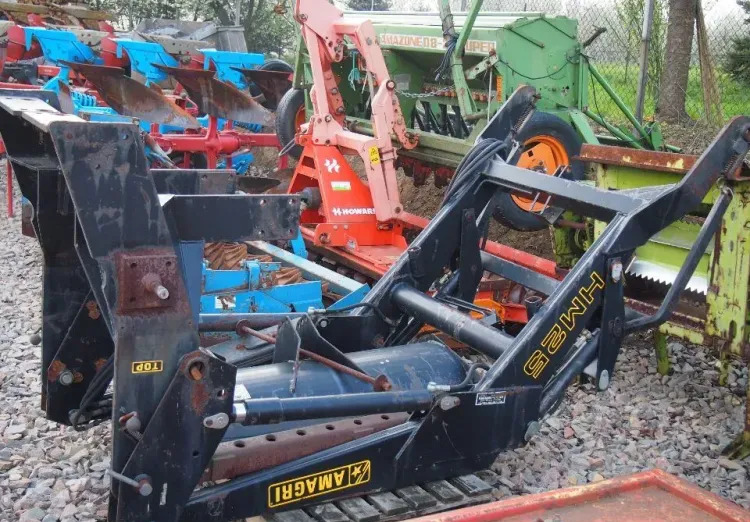 Ładowacz czołowy Tur do ciągnika MF NW JD CLAAS RENAULT - Chargeur frontal pour tracteur: photos 1 Ładowacz czołowy Tur do ciągnika MF NW JD CLAAS RENAULT - Chargeur frontal pour tracteur: photos 1