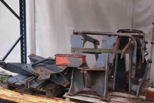 Ładowacz czołowy Tur do ciągnika MF NW JD CLAAS RENAULT - Chargeur frontal pour tracteur: photos 2 Ładowacz czołowy Tur do ciągnika MF NW JD CLAAS RENAULT - Chargeur frontal pour tracteur: photos 2