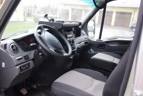 Samochód Iveco Daily 35c21 2012 DMC 3,5T DOKA dubel kabina - Utilitaire rideaux coulissants (PLSC), Utilitaire double cabine: photos 5 Samochód Iveco Daily 35c21 2012 DMC 3,5T DOKA dubel kabina - Utilitaire rideaux coulissants (PLSC), Utilitaire double cabine: photos 5