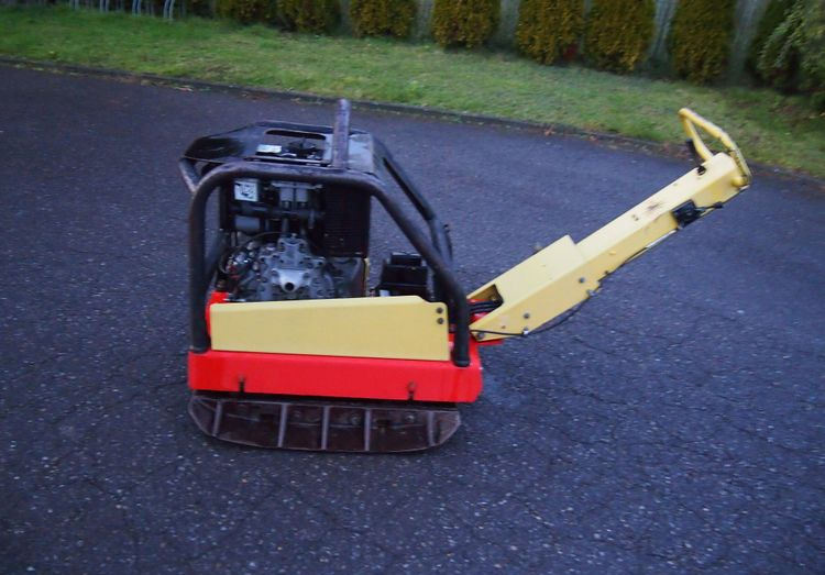 Ubijarka Dynapac Dynapac lg500 2010 Zagęszczarka Dynapac LG500 - Plaque vibrante: photos 4 Ubijarka Dynapac Dynapac lg500 2010 Zagęszczarka Dynapac LG500 - Plaque vibrante: photos 4