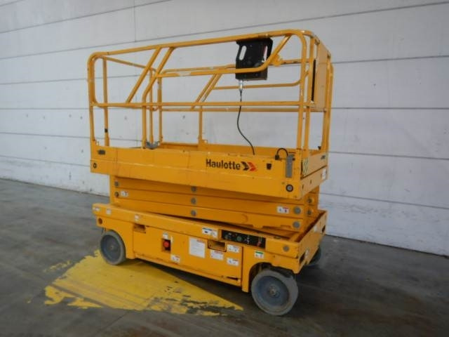 Haulotte Compact 10 - Nacelle ciseaux: photos 3 Haulotte Compact 10 - Nacelle ciseaux: photos 3