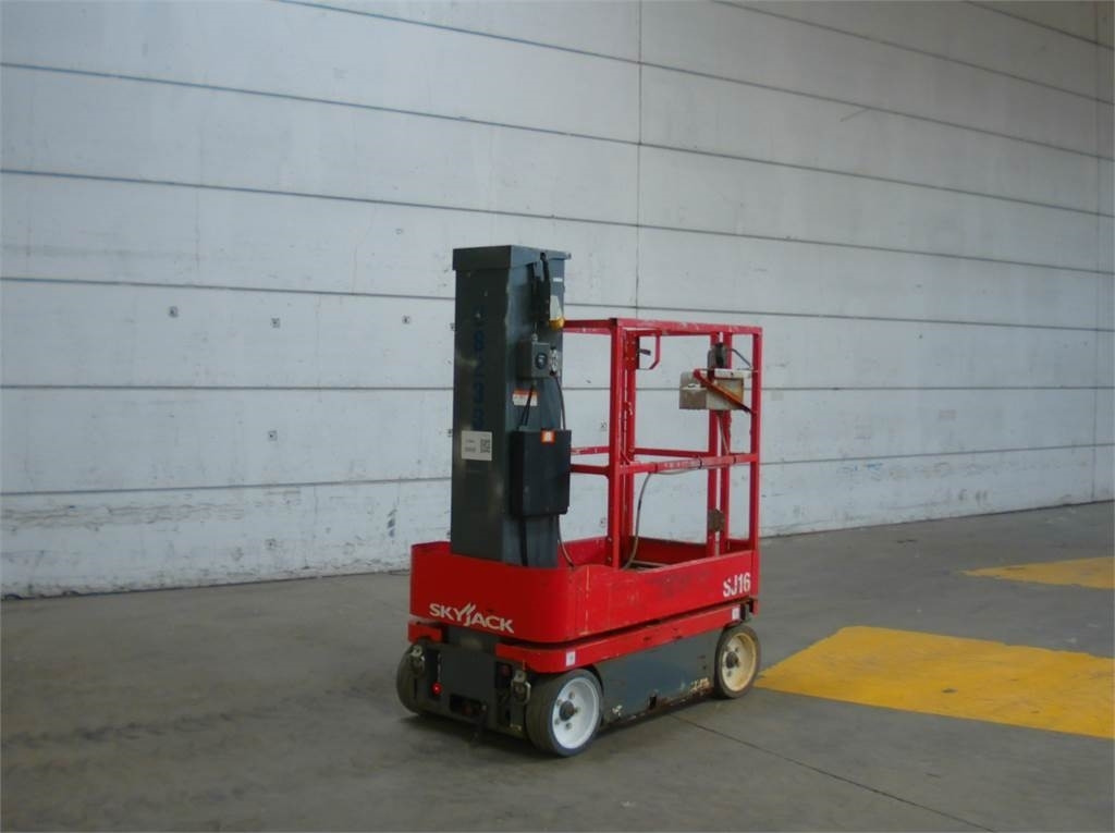 SkyJack SJ16 - Nacelle à mât vertical: photos 3 SkyJack SJ16 - Nacelle à mât vertical: photos 3