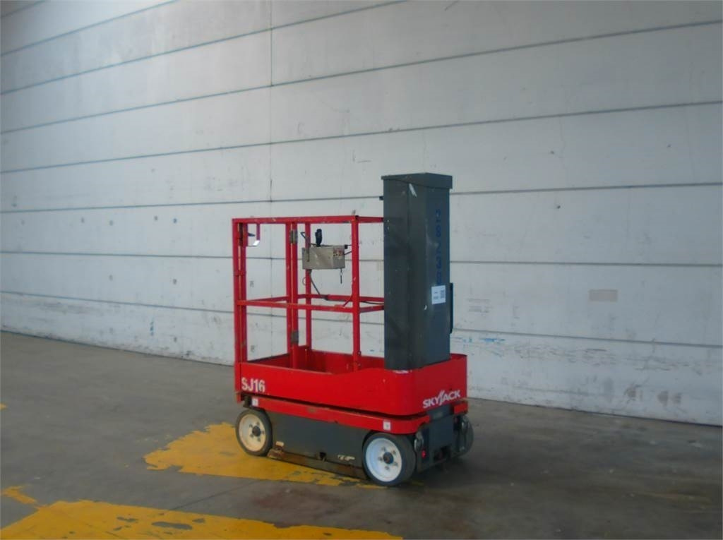 SkyJack SJ16 - Nacelle à mât vertical: photos 2 SkyJack SJ16 - Nacelle à mât vertical: photos 2