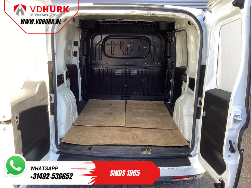 Fiat Dobló Cargo 1.6 MJ 105 pk EXPORT ONLY Airco/ PDC/ Trekhaak - Fourgonnette: photos 5 Fiat Dobló Cargo 1.6 MJ 105 pk EXPORT ONLY Airco/ PDC/ Trekhaak - Fourgonnette: photos 5
