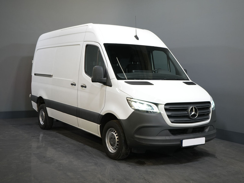 Mercedes-Benz Sprinter 316 2.2 CDI Aut. L2H2 EXPORT ONLY RWD LED/ Gev.Stoel/ Cruise/ Trekhaak - Fourgon utilitaire: photos 1 Mercedes-Benz Sprinter 316 2.2 CDI Aut. L2H2 EXPORT ONLY RWD LED/ Gev.Stoel/ Cruise/ Trekhaak - Fourgon utilitaire: photos 1