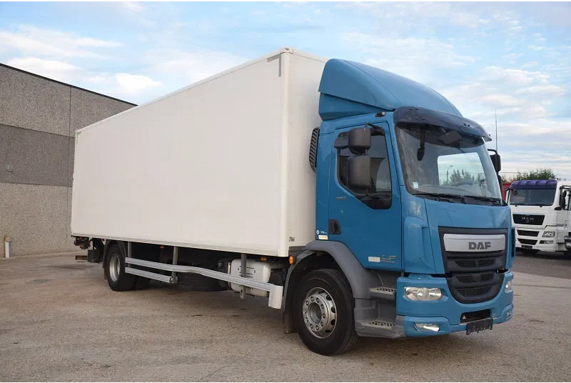 DAF LF 280 - Camion fourgon: photos 4 DAF LF 280 - Camion fourgon: photos 4
