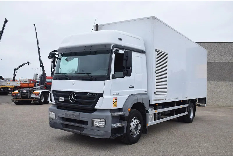 Mercedes-Benz Axor 1824 - Camion fourgon: photos 2 Mercedes-Benz Axor 1824 - Camion fourgon: photos 2