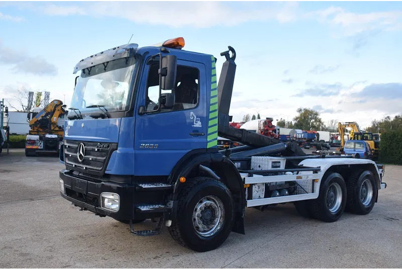 Mercedes-Benz Axor 2633 - Camion ampliroll: photos 1 Mercedes-Benz Axor 2633 - Camion ampliroll: photos 1