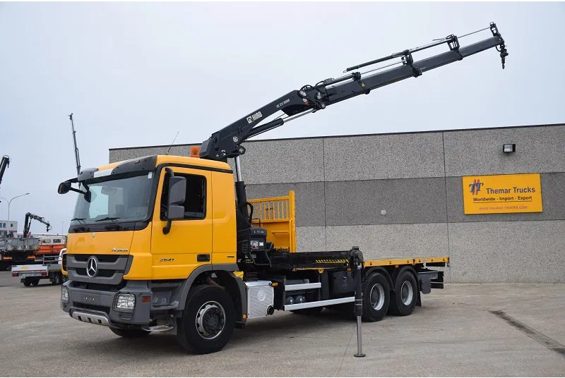 Mercedes-Benz - Camion plateau, Camion grue: photos 1 Mercedes-Benz - Camion plateau, Camion grue: photos 1