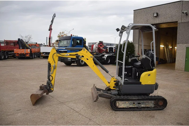 WACKER NEUSON Neuson Wacker EZ17 - stock id155 - Mini pelle: photos 2 WACKER NEUSON Neuson Wacker EZ17 - stock id155 - Mini pelle: photos 2