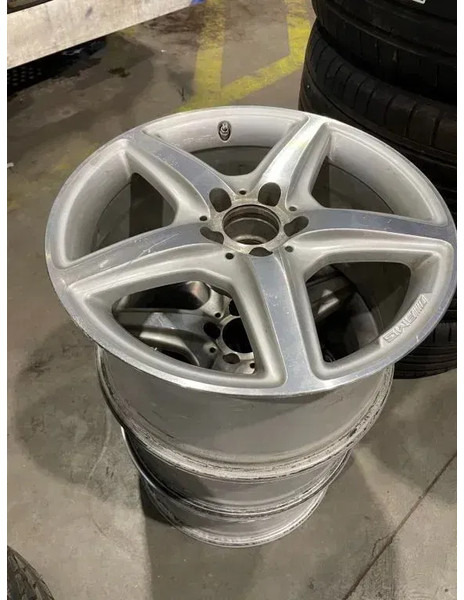 Mercedes-Benz *Occasie *3 velgen AMG* 18 inch - Jante pour Voiture: photos 1 Mercedes-Benz *Occasie *3 velgen AMG* 18 inch - Jante pour Voiture: photos 1