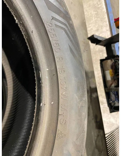 Vredestein Vredestein banden maat 255/50 R19 107 W M+S - Pneu pour Voiture: photos 3 Vredestein Vredestein banden maat 255/50 R19 107 W M+S - Pneu pour Voiture: photos 3