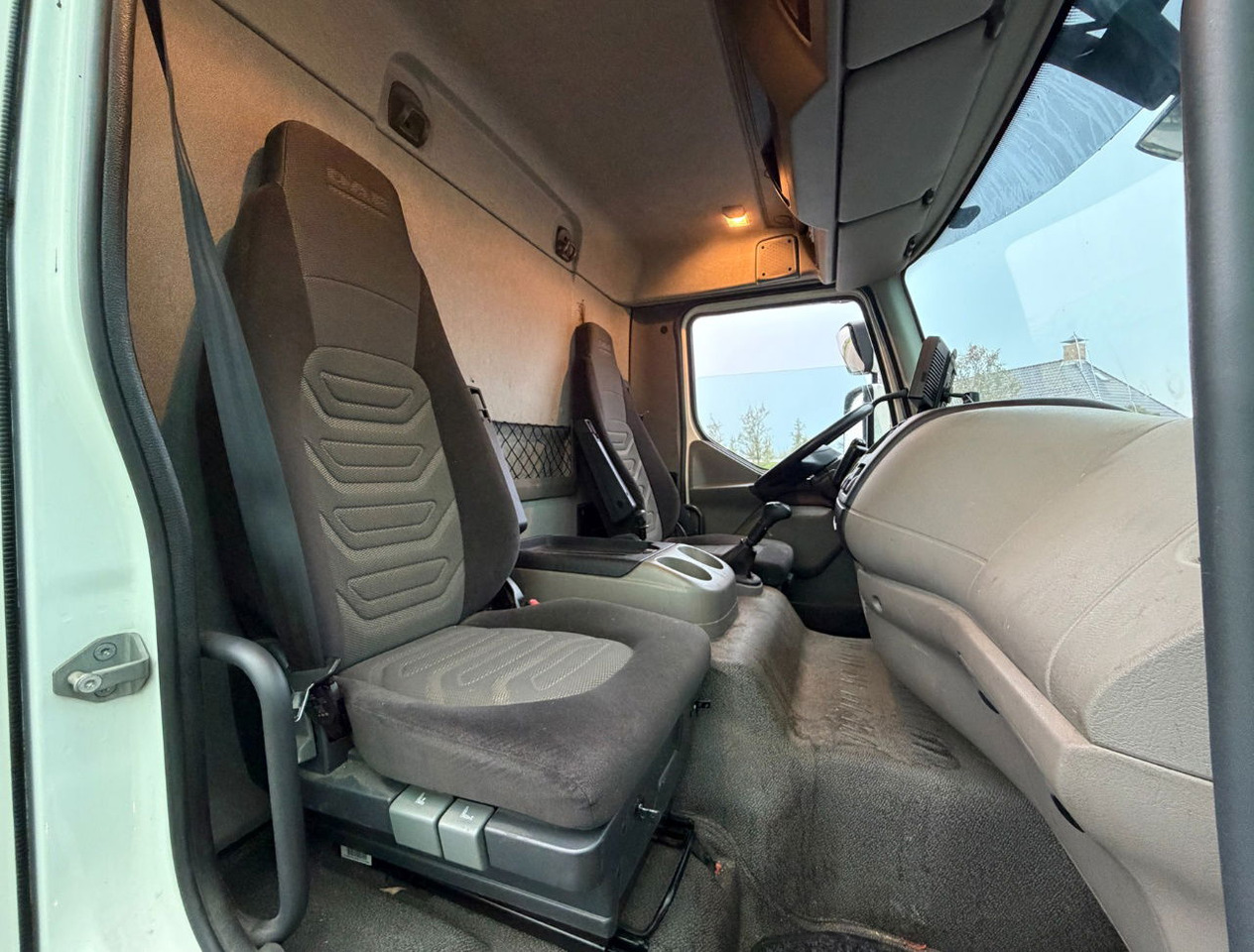 Camion fourgon DAF LF 55.250 Euro 5 Schuster BOX 720x250x280 CM Inside Airco Tail Lift: photos 13