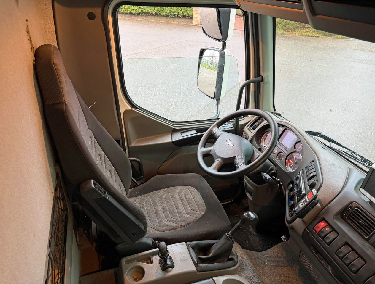 Camion fourgon DAF LF 55.250 Euro 5 Schuster BOX 720x250x280 CM Inside Airco Tail Lift: photos 9