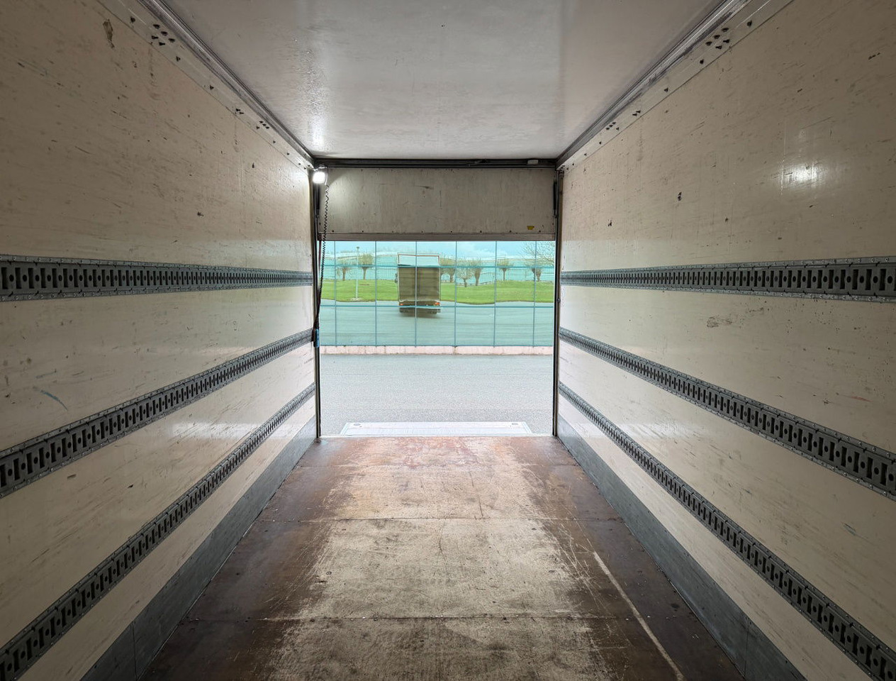 Camion fourgon DAF LF 55.250 Euro 5 Schuster BOX 720x250x280 CM Inside Airco Tail Lift: photos 18