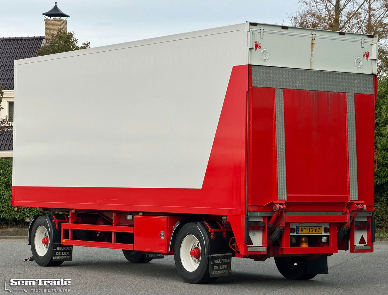 Heiwo Chassis + Isolated BOX 770x250x270 Inside Tail Lift Super Condition - Remorque fourgon: photos 3 Heiwo Chassis + Isolated BOX 770x250x270 Inside Tail Lift Super Condition - Remorque fourgon: photos 3