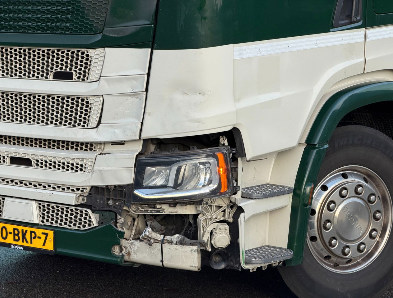 Camion frigorifique Scania S450 Full AIR Retarder VAN Beurden Isolated BOX Hydrarolls TRS Cooling NL-Truck: photos 22 Camion frigorifique Scania S450 Full AIR Retarder VAN Beurden Isolated BOX Hydrarolls TRS Cooling NL-Truck: photos 22