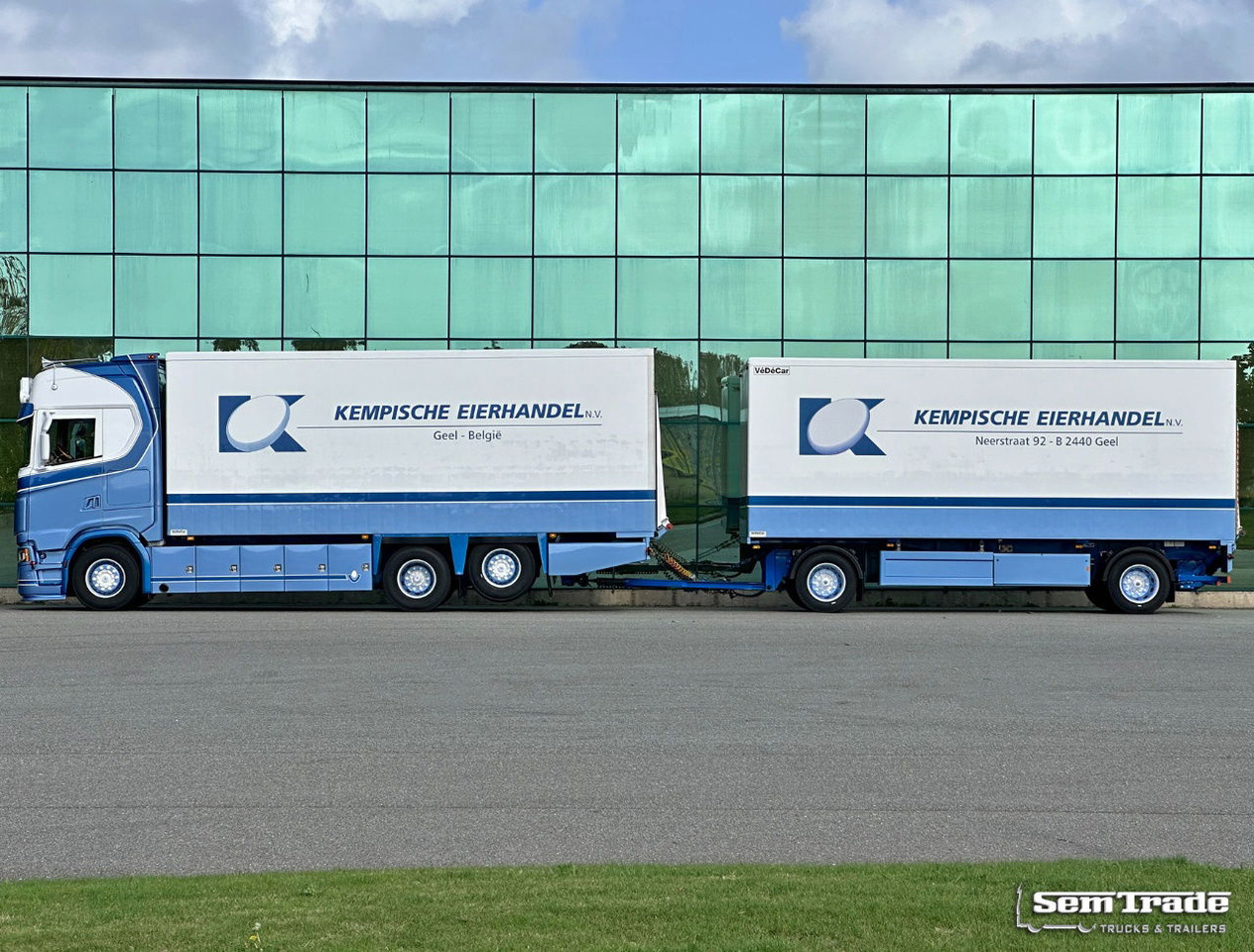 Scania S650 V8 NGS Only 193.000 KM Full Options FullY Isolated Body Special Show Truck / Combi NEW Condition - Camion frigorifique: photos 3 Scania S650 V8 NGS Only 193.000 KM Full Options FullY Isolated Body Special Show Truck / Combi NEW Condition - Camion frigorifique: photos 3