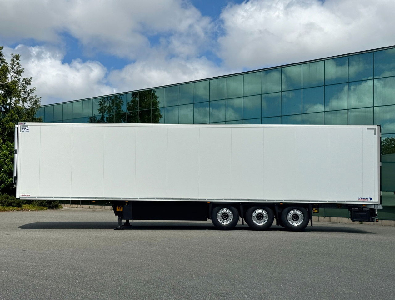 Schmitz Cargobull SCBS3B Thermo King Avancer A-400 270 High NEW AND Unused 2x Lift Axles Flower Wide - Semi-remorque frigorifique: photos 2 Schmitz Cargobull SCBS3B Thermo King Avancer A-400 270 High NEW AND Unused 2x Lift Axles Flower Wide - Semi-remorque frigorifique: photos 2