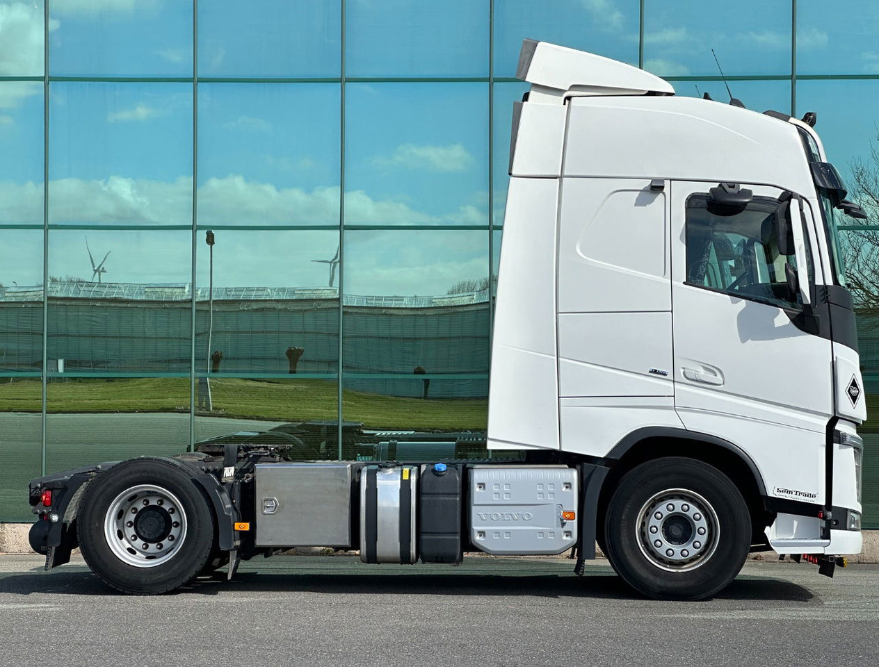 Volvo FH 13.460 LNG + Diesel I-Park Cool Full AIR Super Condition Belgium-Truck - Tracteur routier: photos 5 Volvo FH 13.460 LNG + Diesel I-Park Cool Full AIR Super Condition Belgium-Truck - Tracteur routier: photos 5