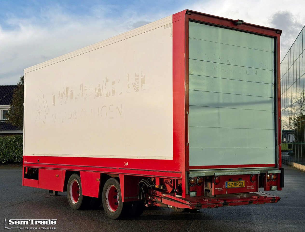 Trias 812-190 Theo Mulder Isolated BOX Disc Brakes Tail Lift - Remorque fourgon: photos 3 Trias 812-190 Theo Mulder Isolated BOX Disc Brakes Tail Lift - Remorque fourgon: photos 3
