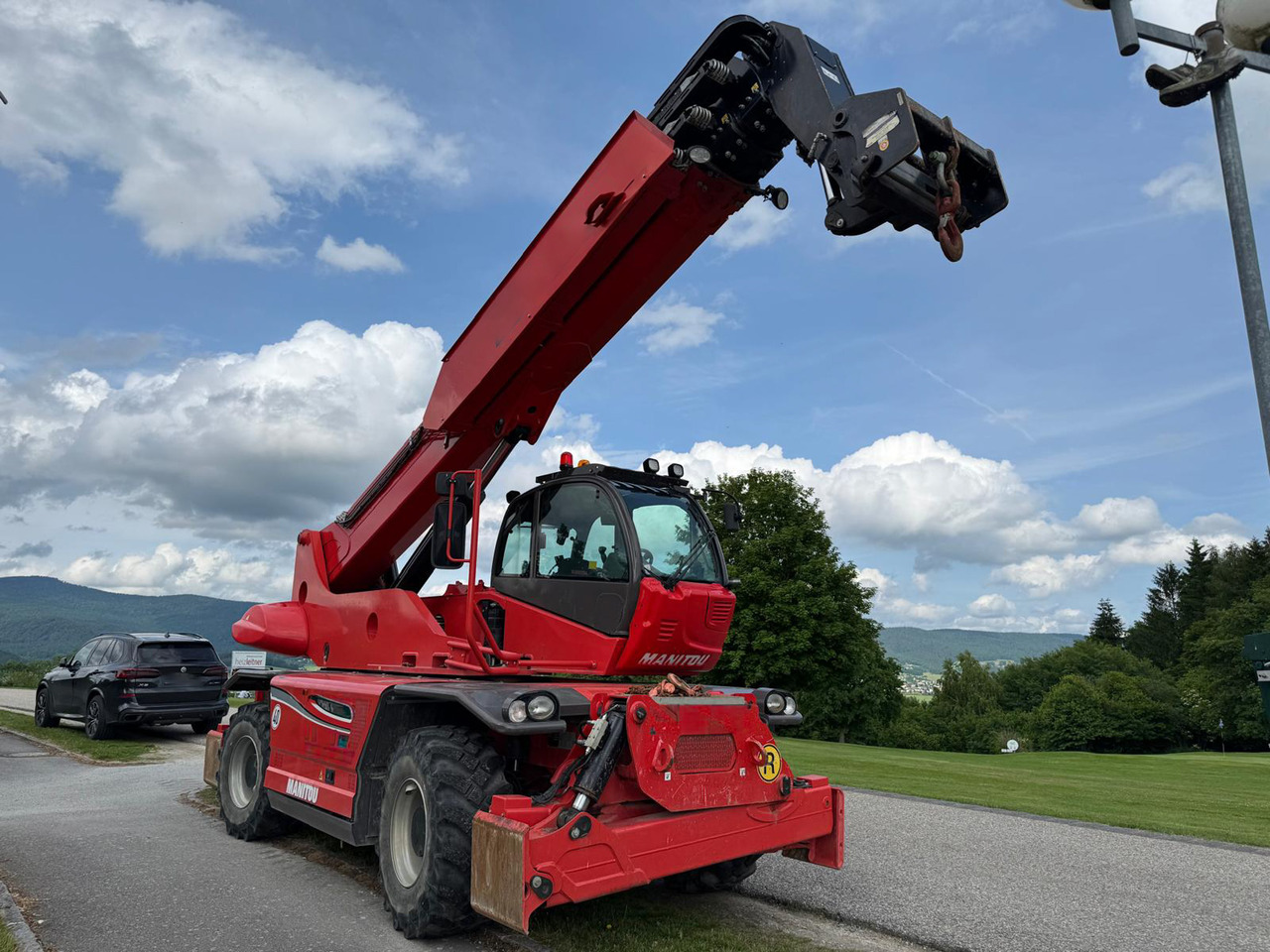MANITOU MRT 2470 + Privilege ST4S1 - Chargeuse sur pneus télescopique: photos 1 MANITOU MRT 2470 + Privilege ST4S1 - Chargeuse sur pneus télescopique: photos 1