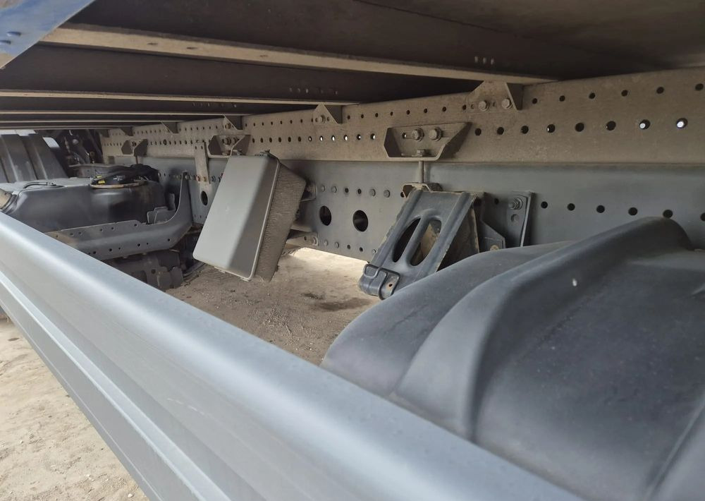 Camion fourgon Mercedes-Benz Atego 1330 Euro 6: photos 14 Camion fourgon Mercedes-Benz Atego 1330 Euro 6: photos 14