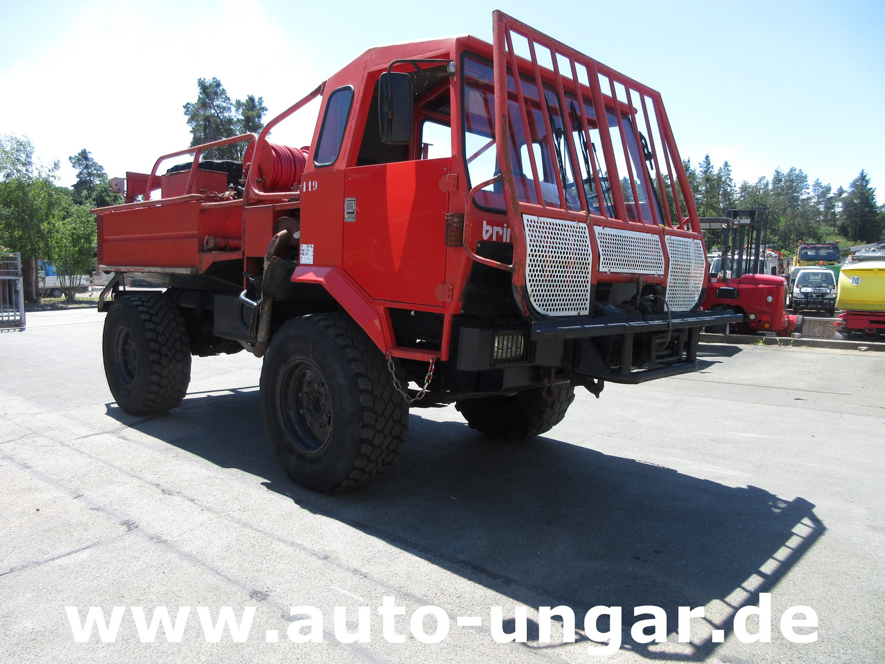 BRIMONT PM ETR Feuerwehr 4x4x4 AHK verwindbarer Rahmen Off-Road Winde Kriechgang - Camion de pompier: photos 1 BRIMONT PM ETR Feuerwehr 4x4x4 AHK verwindbarer Rahmen Off-Road Winde Kriechgang - Camion de pompier: photos 1