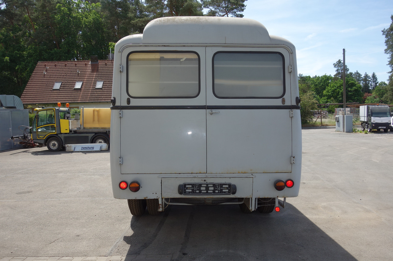 FORD Ford FK 3500 V8 mit H-Kennzeichen Oldtimer - Ambulance: photos 4 FORD Ford FK 3500 V8 mit H-Kennzeichen Oldtimer - Ambulance: photos 4