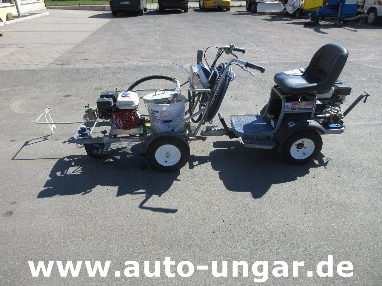 Graco LineLazer III 3900 Linedriver ride-on striper Roadmarking Straßenmarkierung - Travaux routiers: photos 3 Graco LineLazer III 3900 Linedriver ride-on striper Roadmarking Straßenmarkierung - Travaux routiers: photos 3