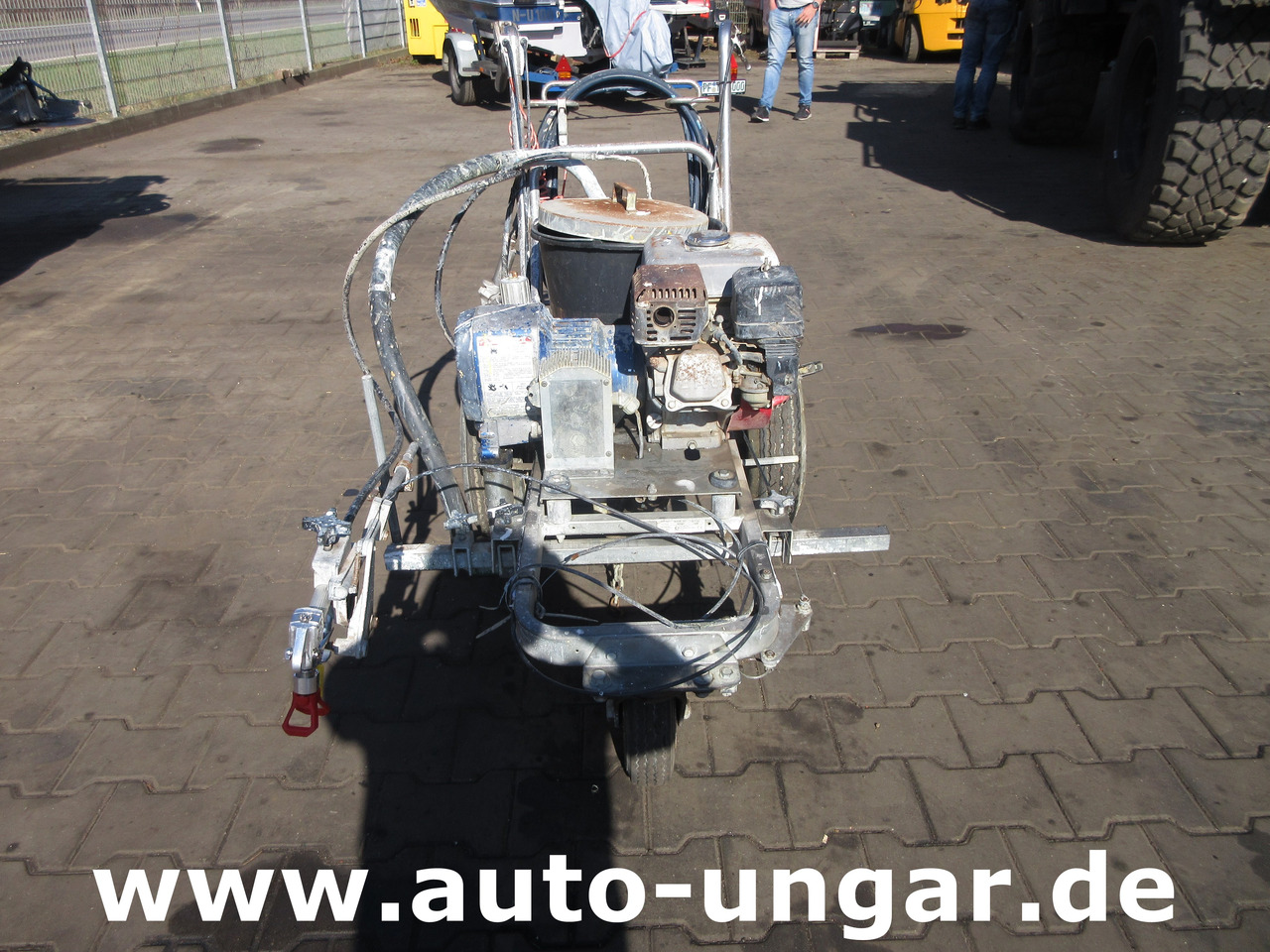 Graco LineLazer Striper GM 5000 Airless Roadmarking Machine Straßenmarkierung - Travaux routiers: photos 2 Graco LineLazer Striper GM 5000 Airless Roadmarking Machine Straßenmarkierung - Travaux routiers: photos 2