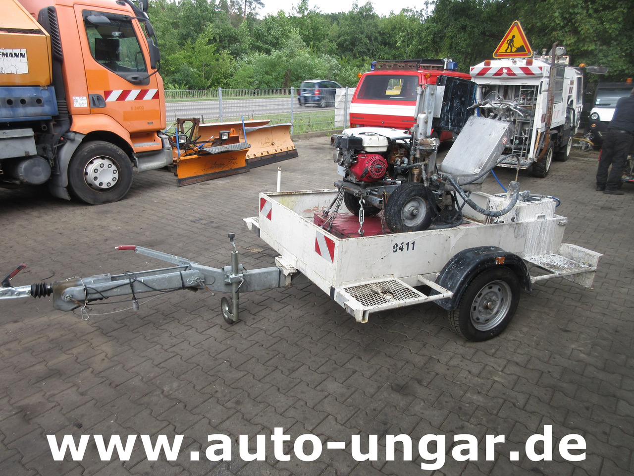 Graco Zebra 5 Airless Traceuse Markiermaschine Roadmarking Machine mit Trailer Hofmann - Travaux routiers: photos 1 Graco Zebra 5 Airless Traceuse Markiermaschine Roadmarking Machine mit Trailer Hofmann - Travaux routiers: photos 1