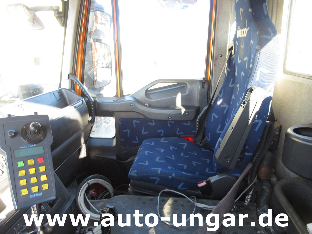 Camion benne, Camion grue IVECO Trakker 360 Kipper Allrad 4x4 Kran Palfinger PK 9002 Kommunalhydraulik Winterdienst Euro 5: photos 33