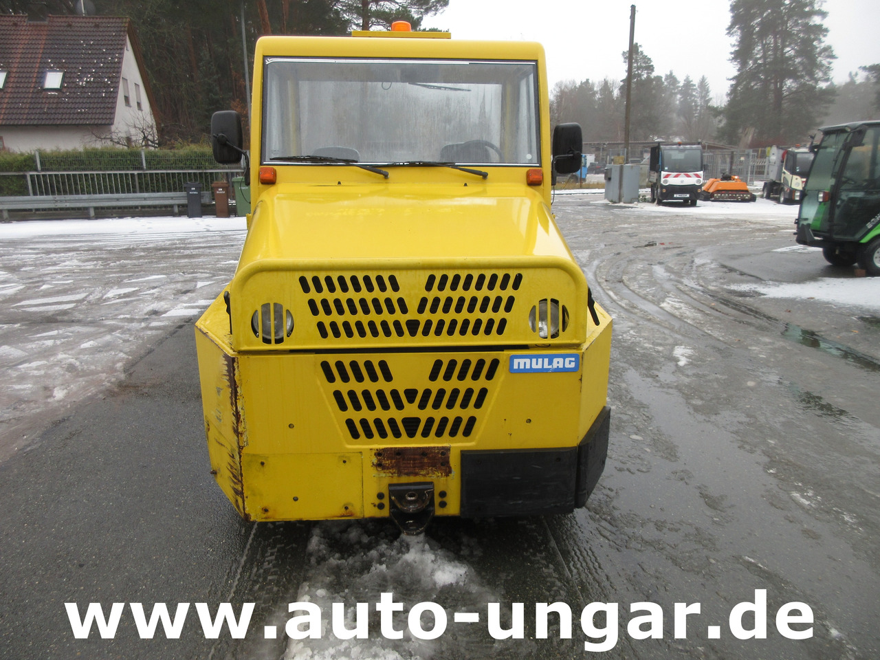 MULAG Comet 6D Diesel Schlepper Push-Back GSE Gepäckwagen - Tracteur à bagages: photos 2 MULAG Comet 6D Diesel Schlepper Push-Back GSE Gepäckwagen - Tracteur à bagages: photos 2