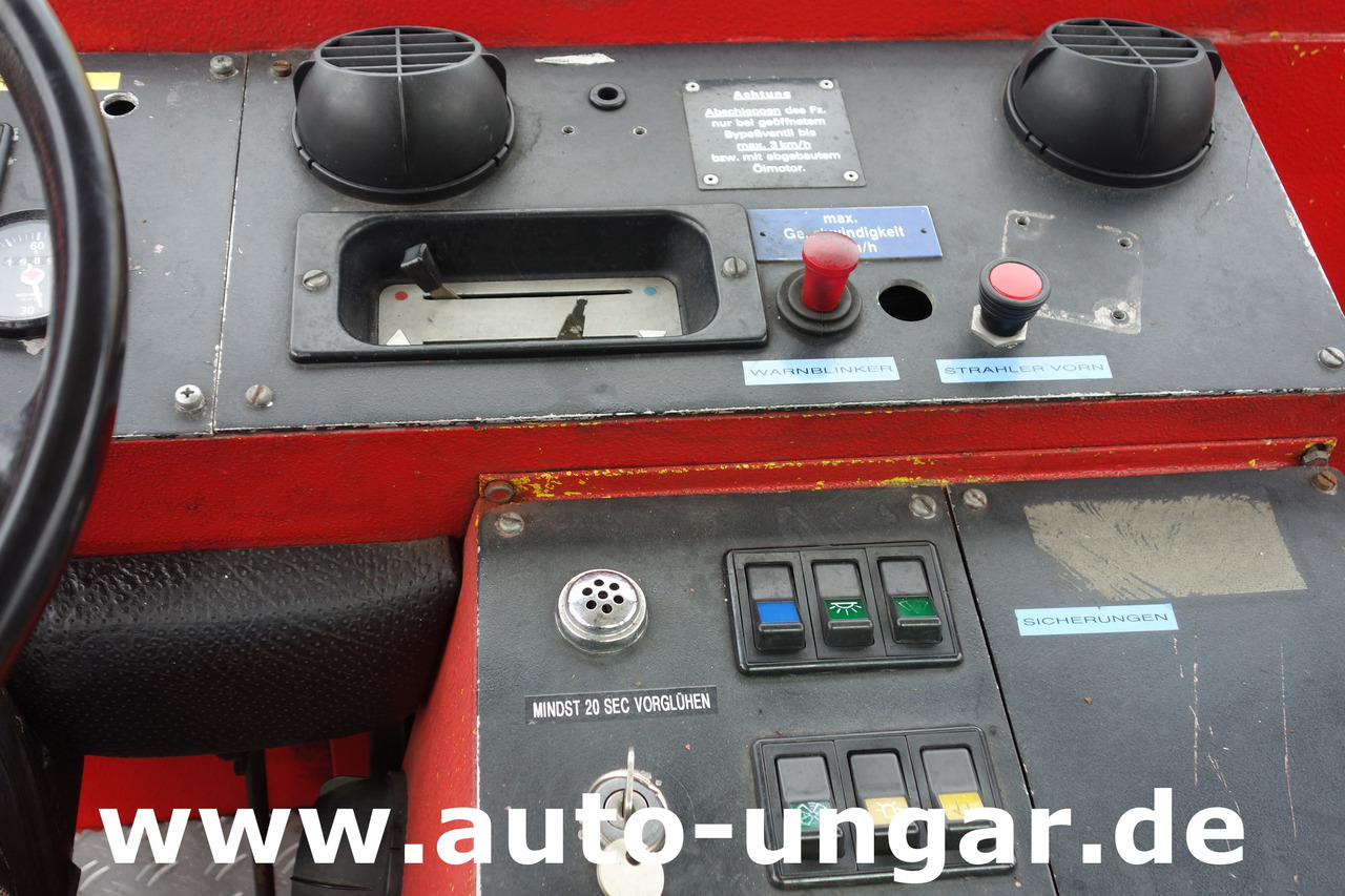 Tracteur à bagages ROFAN ZD44F Jenbacher Pushback  Pull - Tractor GSE Gepäckschlepper Industrieschlepper: photos 15