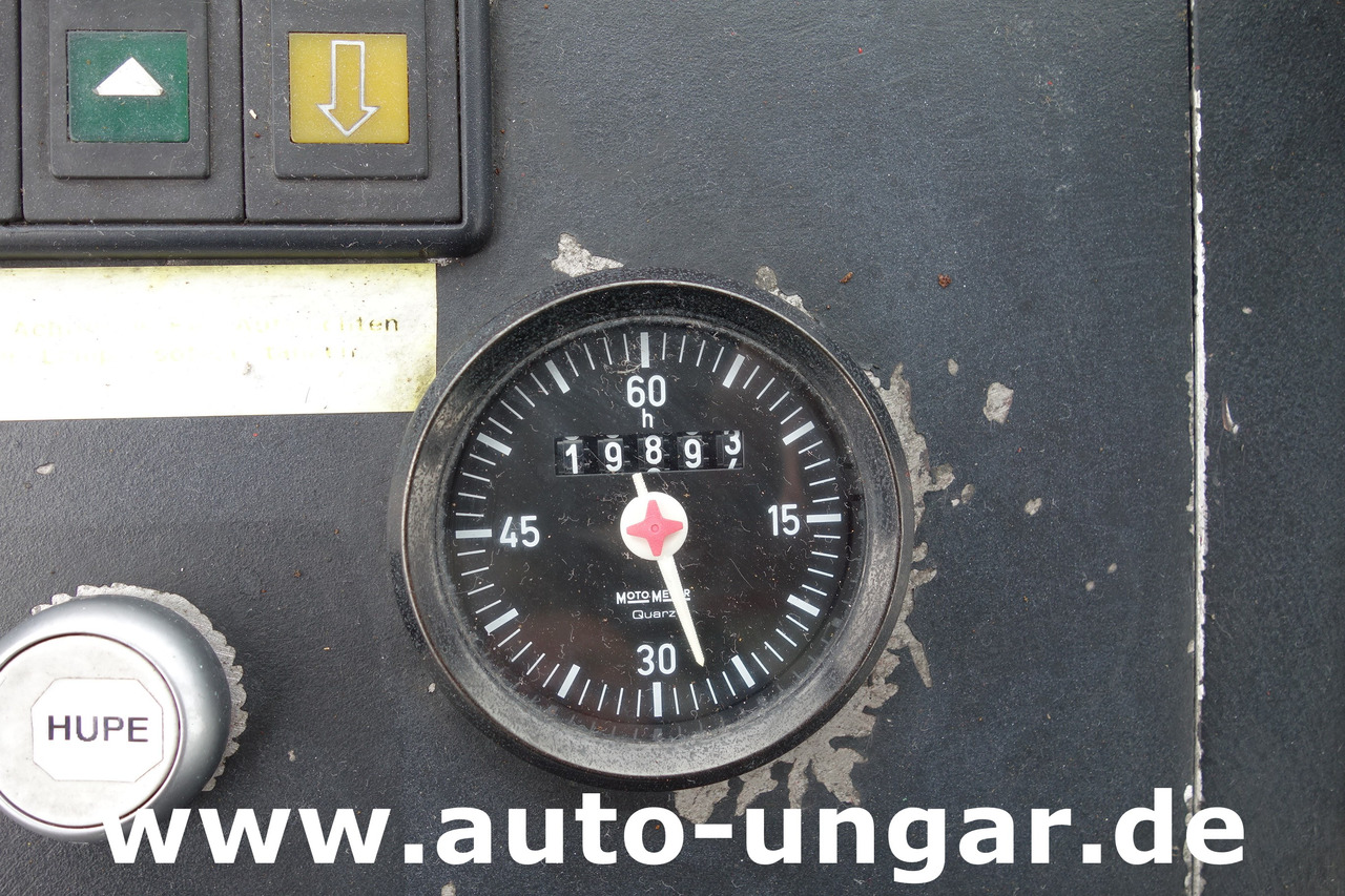 Tracteur à bagages ROFAN ZD44F Jenbacher Pushback  Pull - Tractor GSE Gepäckschlepper Industrieschlepper: photos 17