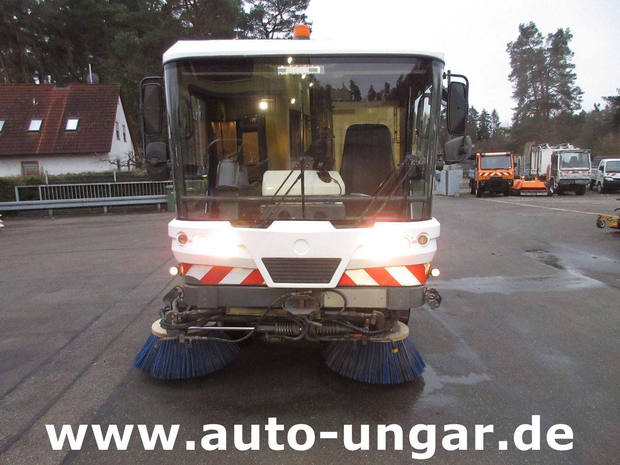 Ravo Compact C 540 Kehrmaschine Baujahr 2009 Streetsweeper 5m³ - Balayeuse de voirie: photos 2 Ravo Compact C 540 Kehrmaschine Baujahr 2009 Streetsweeper 5m³ - Balayeuse de voirie: photos 2