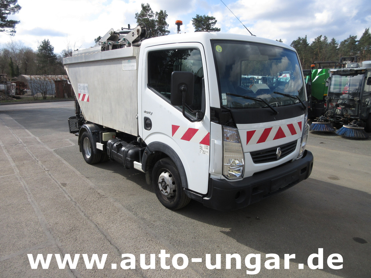 Renault Maxity Müllwagen 3.500kg Lifter Presse Kipper Tritt - Benne à ordures ménagères: photos 1 Renault Maxity Müllwagen 3.500kg Lifter Presse Kipper Tritt - Benne à ordures ménagères: photos 1
