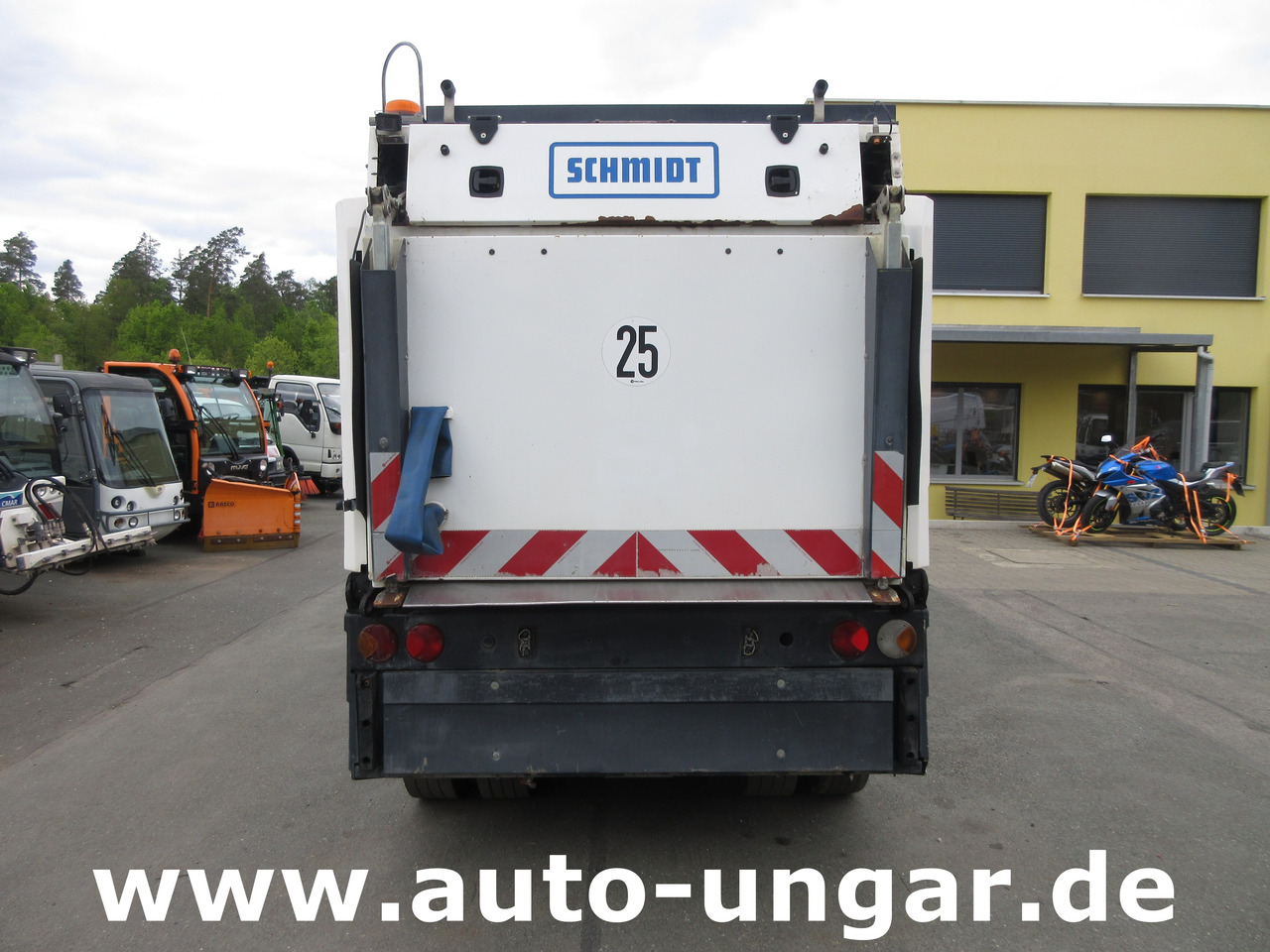 Schmidt Cleango 500 CS556 Euro 6 mit Wildkrautbesen Kehrmaschine aus 1. Hand - Balayeuse de voirie: photos 5 Schmidt Cleango 500 CS556 Euro 6 mit Wildkrautbesen Kehrmaschine aus 1. Hand - Balayeuse de voirie: photos 5